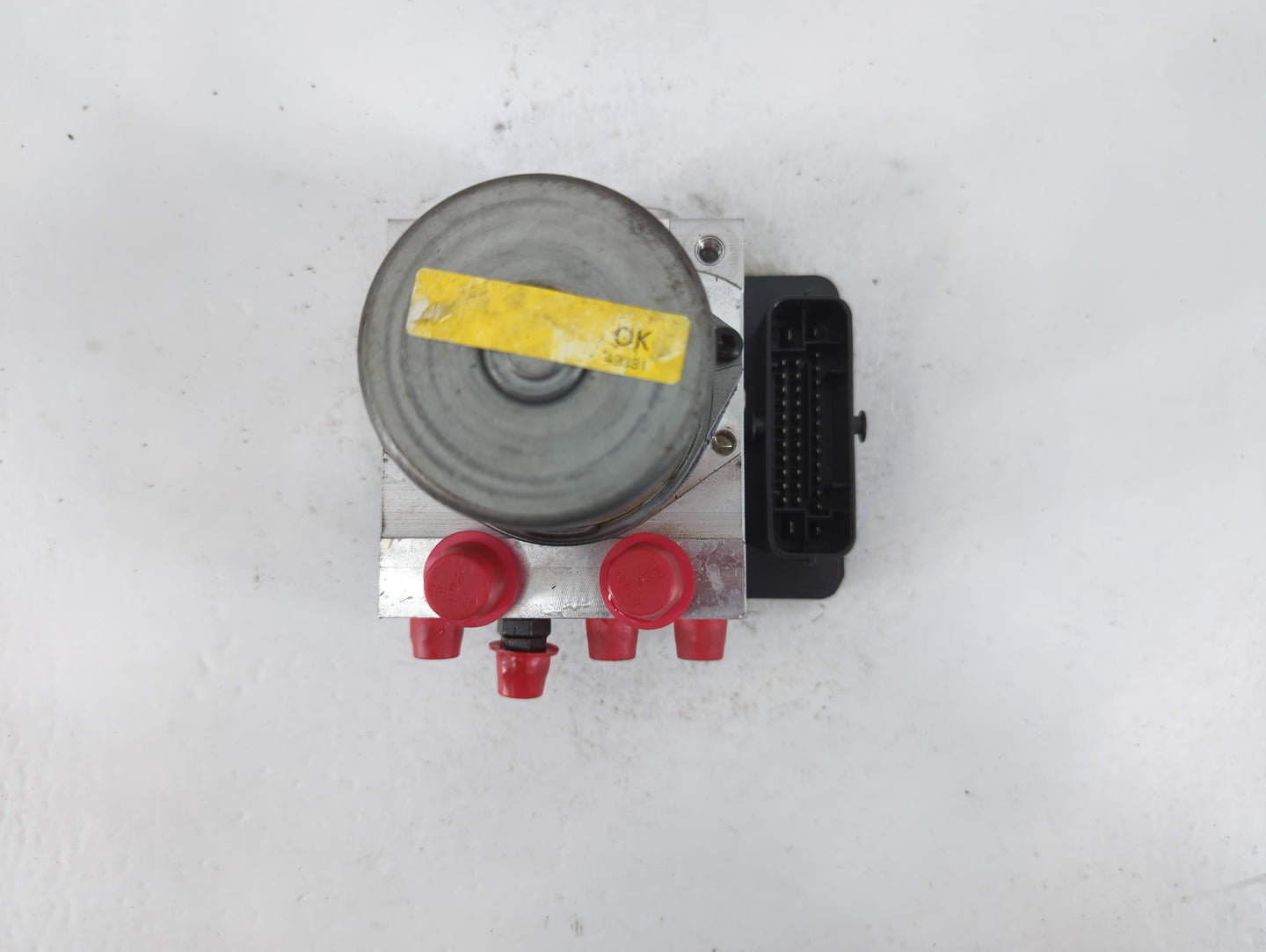 2019-2020 Hyundai Elantra ABS Pump Control Module Replacement P/N:61589-43100 58900-F2620 Fits Fits 2019 2020 OEM Used Auto 