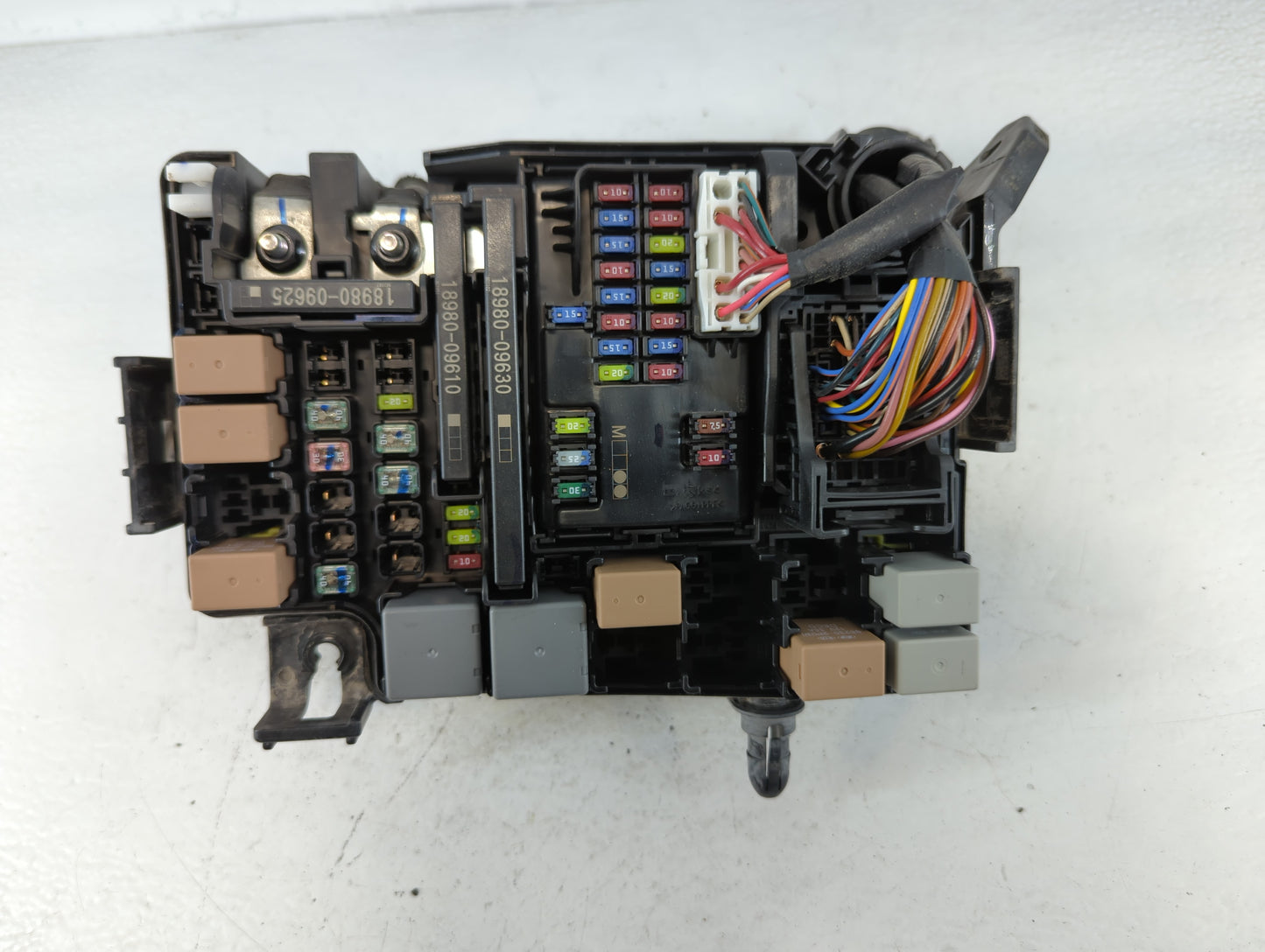 2019-2020 Hyundai Elantra Fusebox Fuse Box Panel Relay Module P/N:91956-F2025 Fits Fits 2019 2020 OEM Used Auto Parts - Oemu