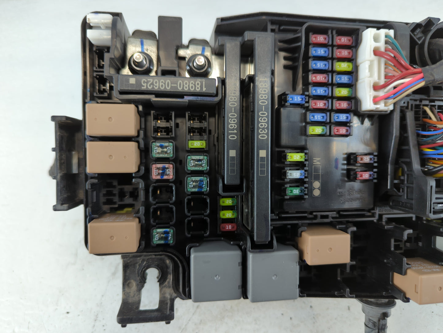 2019-2020 Hyundai Elantra Fusebox Fuse Box Panel Relay Module P/N:91956-F2025 Fits Fits 2019 2020 OEM Used Auto Parts - Oemu
