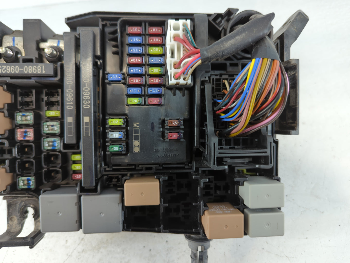 2019-2020 Hyundai Elantra Fusebox Fuse Box Panel Relay Module P/N:91956-F2025 Fits Fits 2019 2020 OEM Used Auto Parts - Oemu