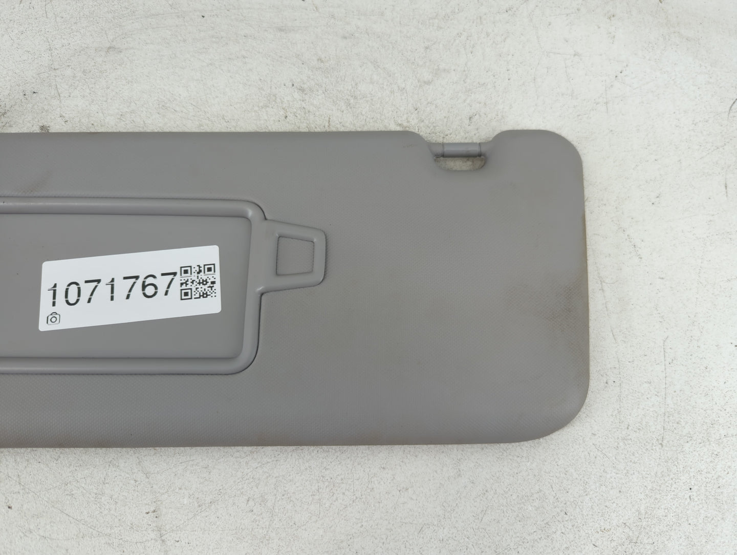 2018-2021 Hyundai Kona Sun Visor Shade Replacement Driver Left Mirror Fits Fits 2018 2019 2020 2021 OEM Used Auto Parts - Oe