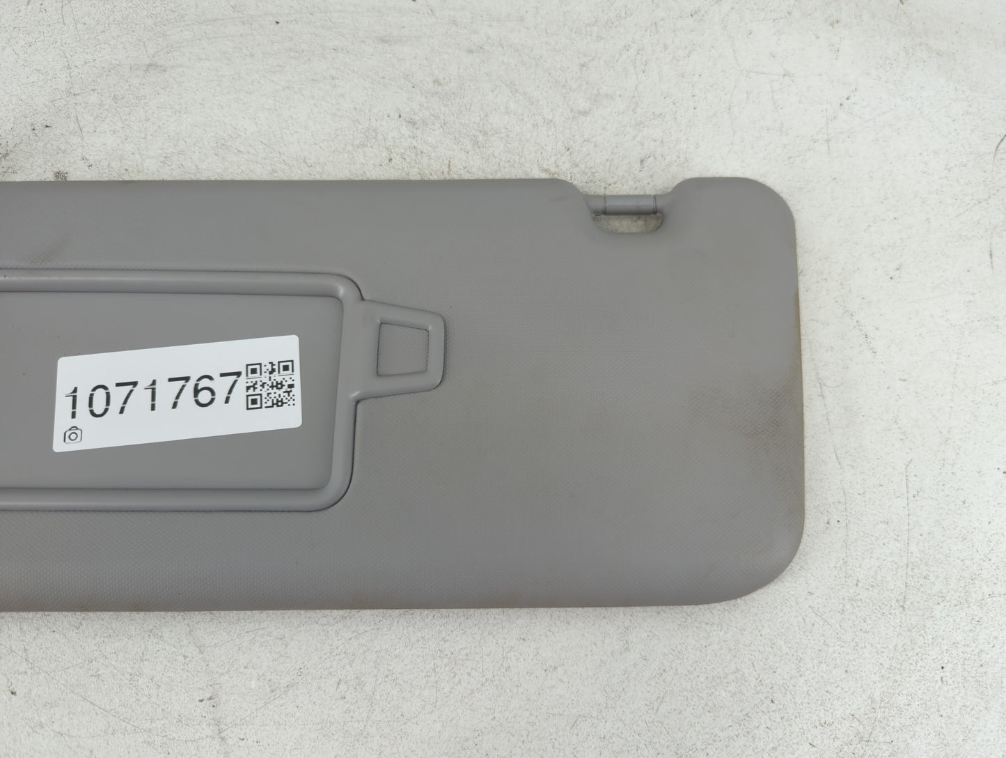 2018-2021 Hyundai Kona Sun Visor Shade Replacement Driver Left Mirror Fits Fits 2018 2019 2020 2021 OEM Used Auto Parts - Oe
