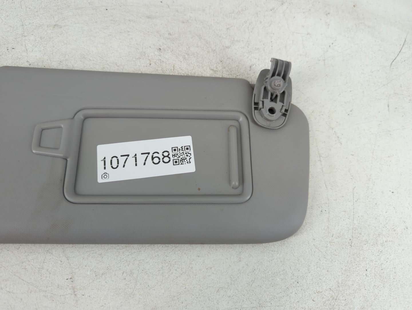2018-2021 Hyundai Kona Sun Visor Shade Replacement Passenger Right Mirror Fits Fits 2018 2019 2020 2021 OEM Used Auto Parts 