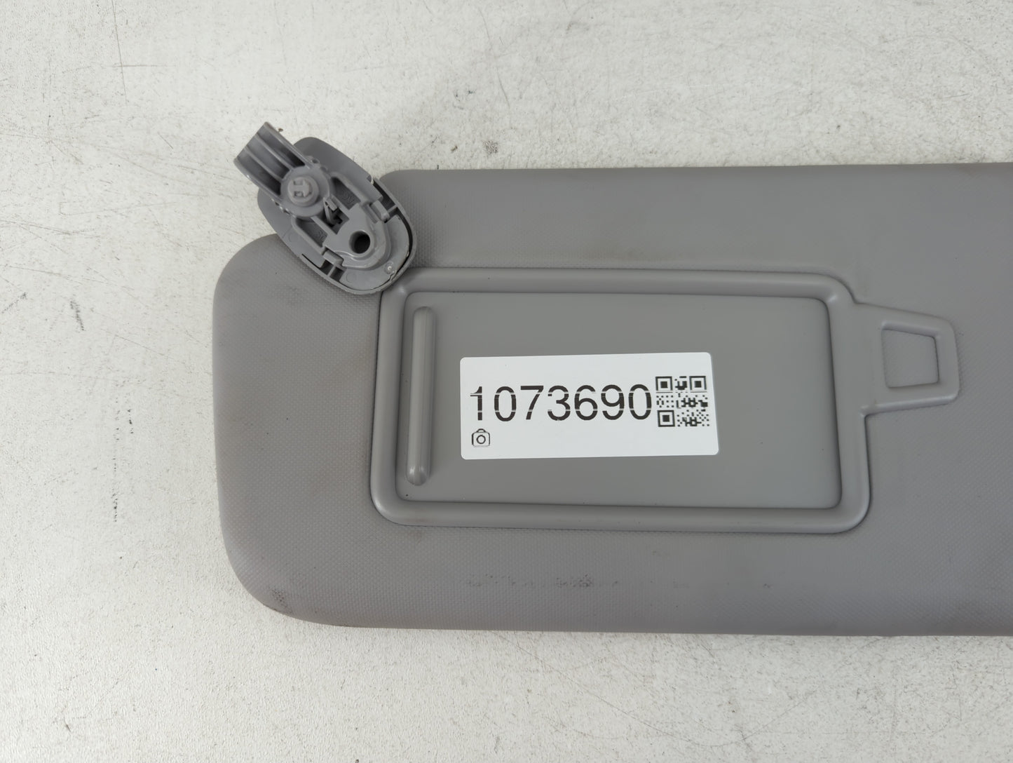 2018-2021 Hyundai Kona Sun Visor Shade Replacement Driver Left Mirror Fits Fits 2018 2019 2020 2021 OEM Used Auto Parts - Oe