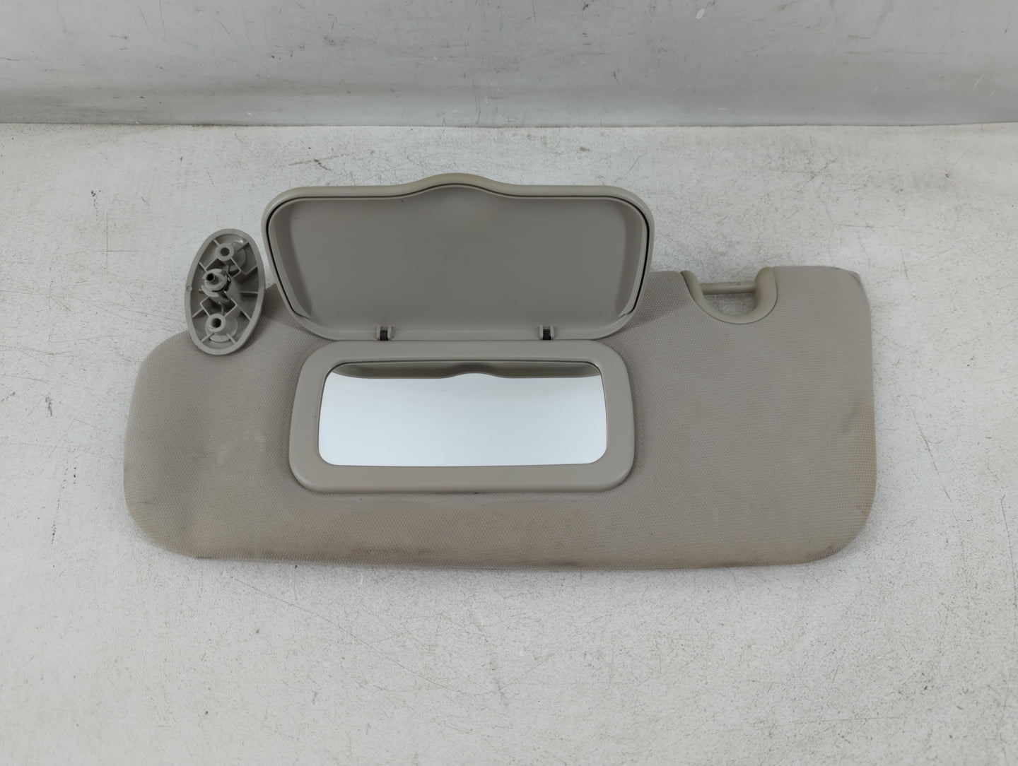2018-2021 Hyundai Kona Sun Visor Shade Replacement Driver Left Mirror Fits Fits 2018 2019 2020 2021 OEM Used Auto Parts - Oe