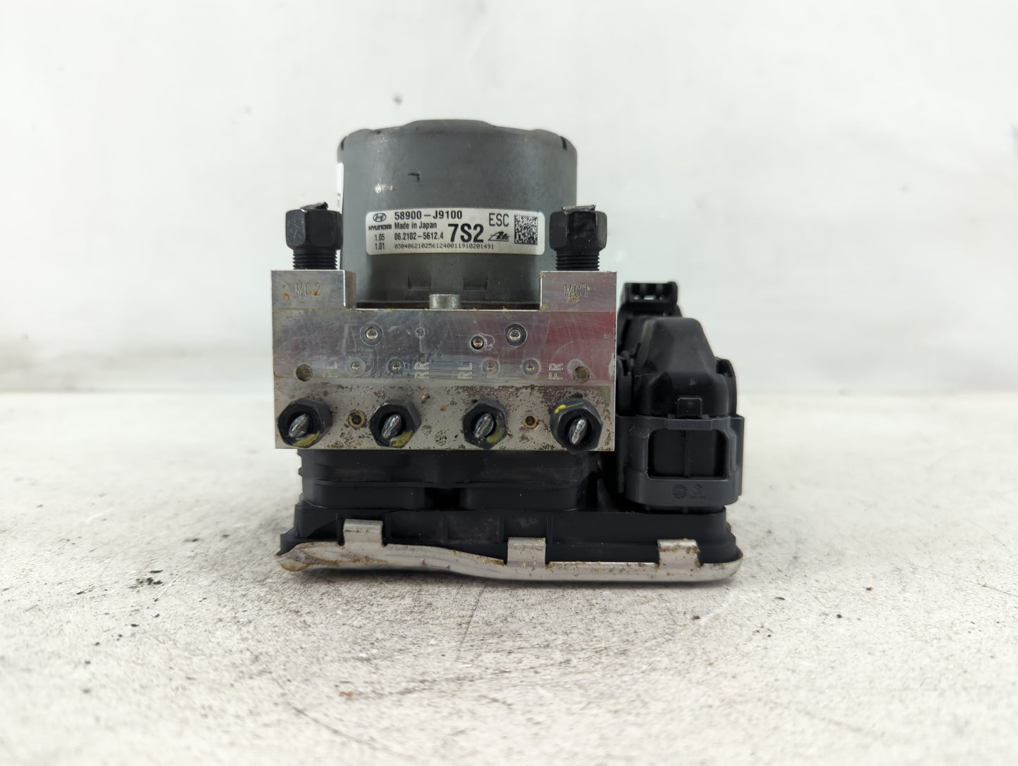 2018-2020 Hyundai Kona ABS Pump Control Module Replacement P/N:58900-J9100 Fits Fits 2018 2019 2020 OEM Used Auto Parts - Oe