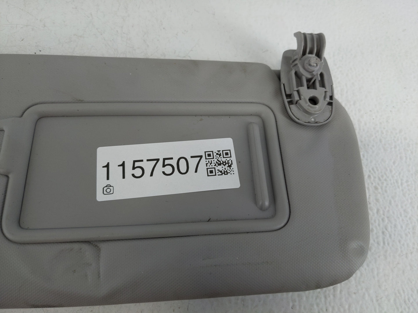 2018-2021 Hyundai Kona Sun Visor Shade Replacement Passenger Right Mirror Fits Fits 2018 2019 2020 2021 OEM Used Auto Parts 