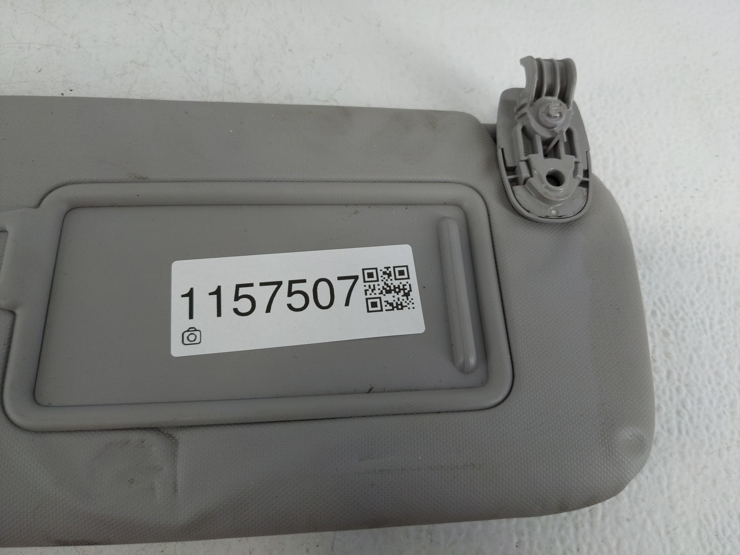 2018-2021 Hyundai Kona Sun Visor Shade Replacement Passenger Right Mirror Fits Fits 2018 2019 2020 2021 OEM Used Auto Parts 