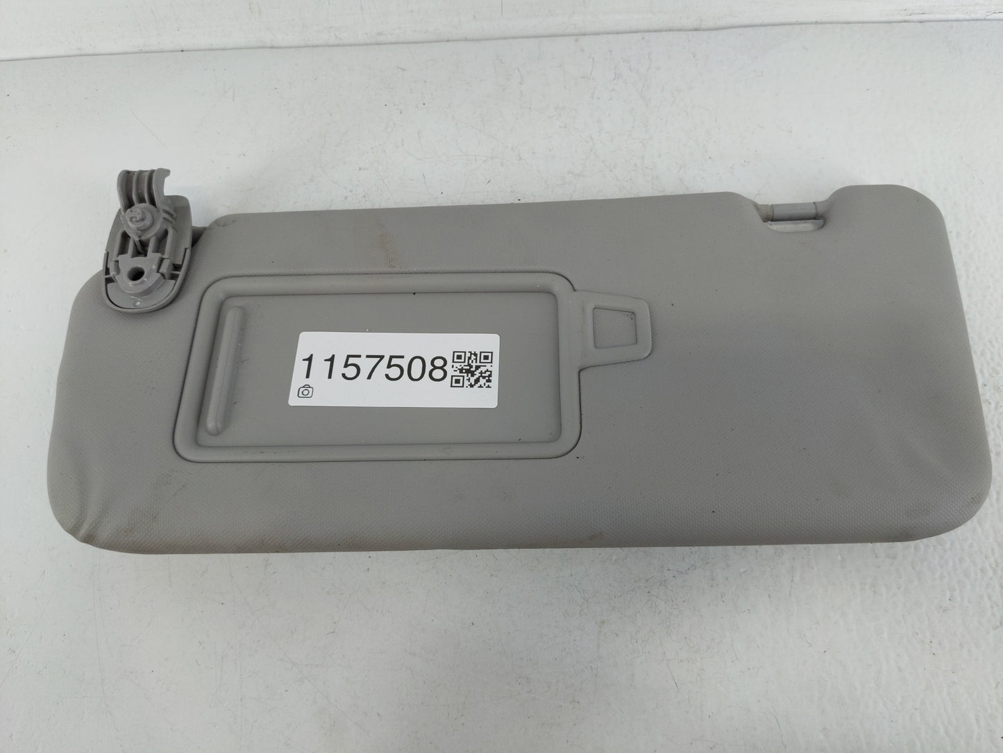 2018-2021 Hyundai Kona Sun Visor Shade Replacement Driver Left Mirror Fits Fits 2018 2019 2020 2021 OEM Used Auto Parts - Oe