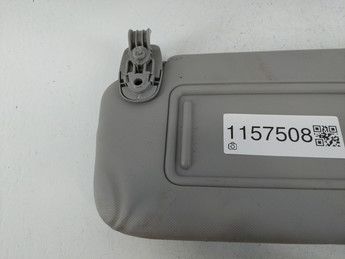 2018-2021 Hyundai Kona Sun Visor Shade Replacement Driver Left Mirror Fits Fits 2018 2019 2020 2021 OEM Used Auto Parts - Oe