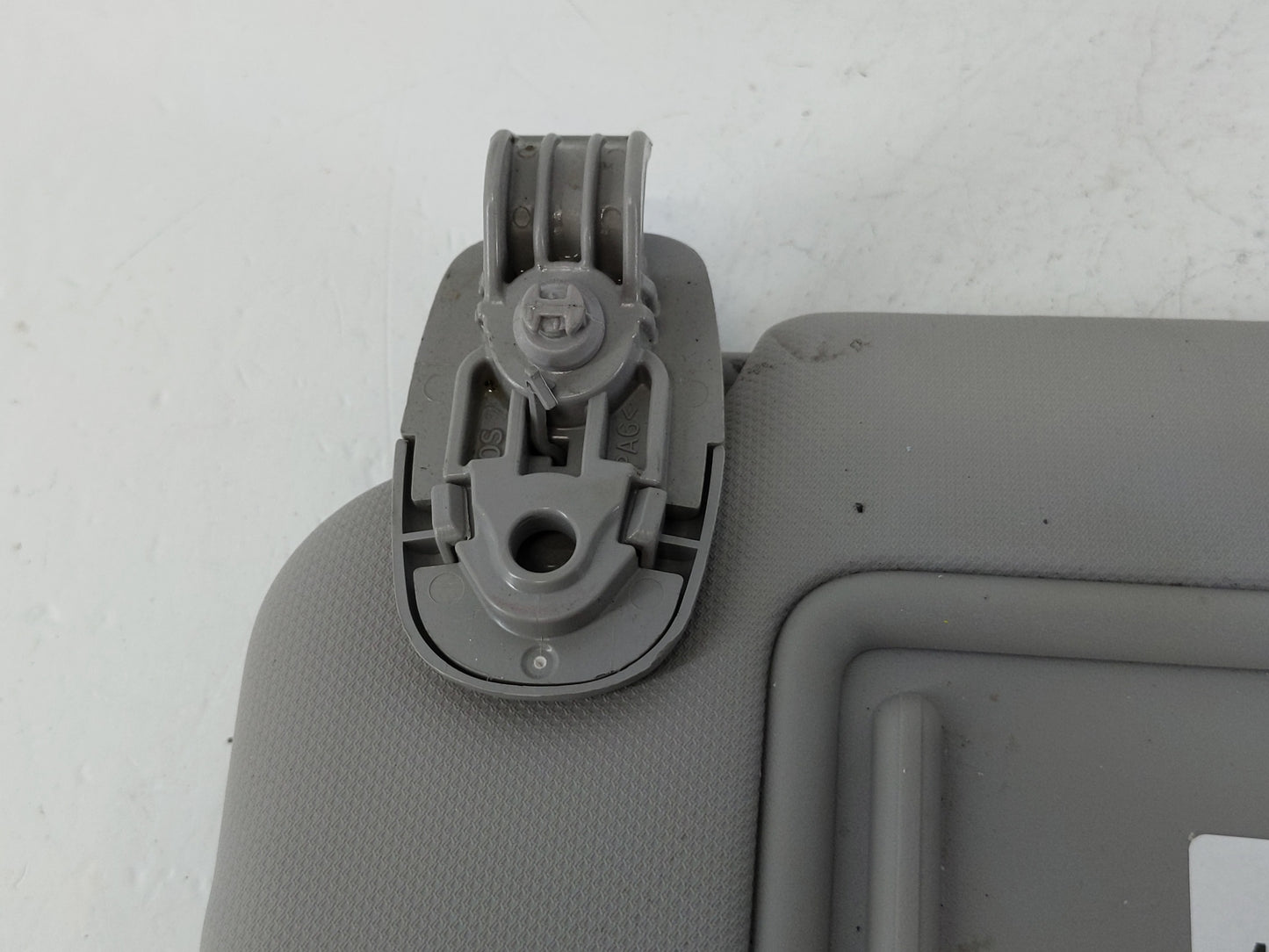 2018-2021 Hyundai Kona Sun Visor Shade Replacement Driver Left Mirror Fits Fits 2018 2019 2020 2021 OEM Used Auto Parts - Oe