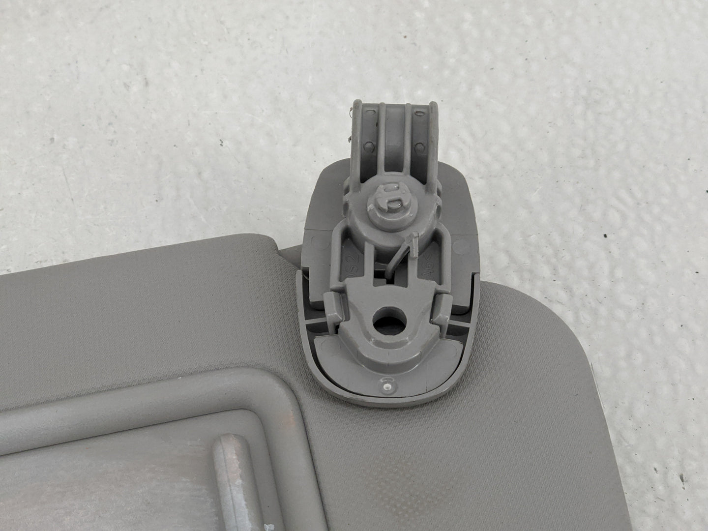 2018-2021 Hyundai Kona Sun Visor Shade Replacement Passenger Right Mirror Fits Fits 2018 2019 2020 2021 OEM Used Auto Parts 
