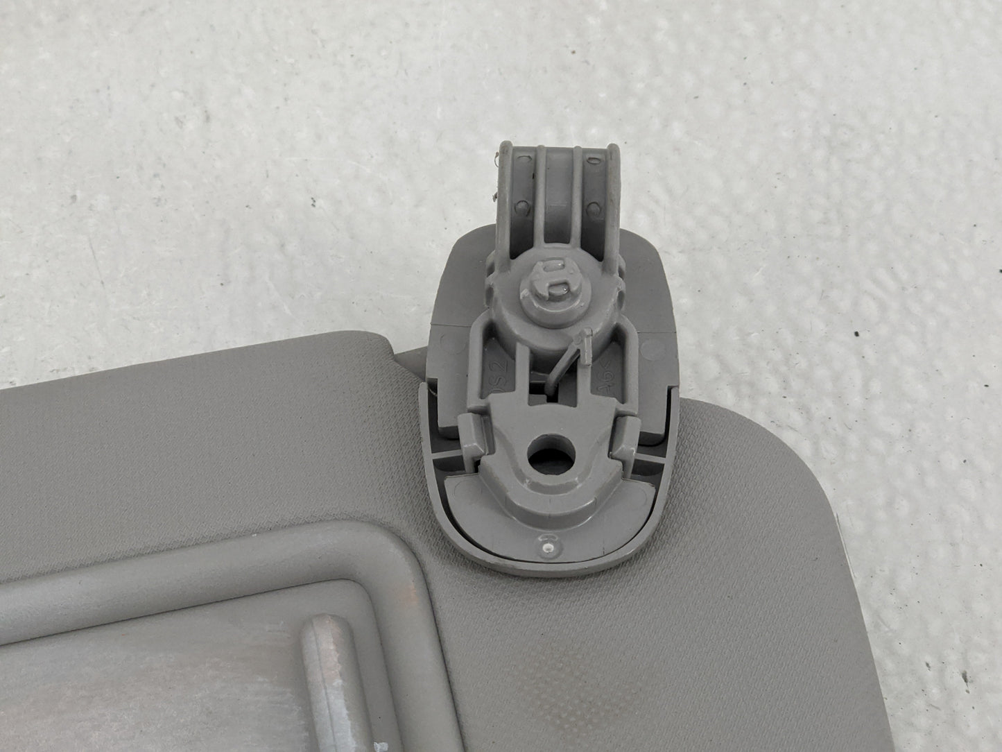 2018-2021 Hyundai Kona Sun Visor Shade Replacement Passenger Right Mirror Fits Fits 2018 2019 2020 2021 OEM Used Auto Parts 