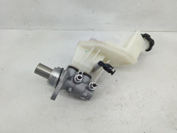 2018-2021 Hyundai Kona Brake Master Cylinder - Oemusedautoparts1.com