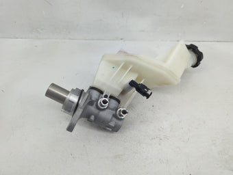 compare product 2018-2021 Hyundai Kona Brake Master Cylinder 1376314