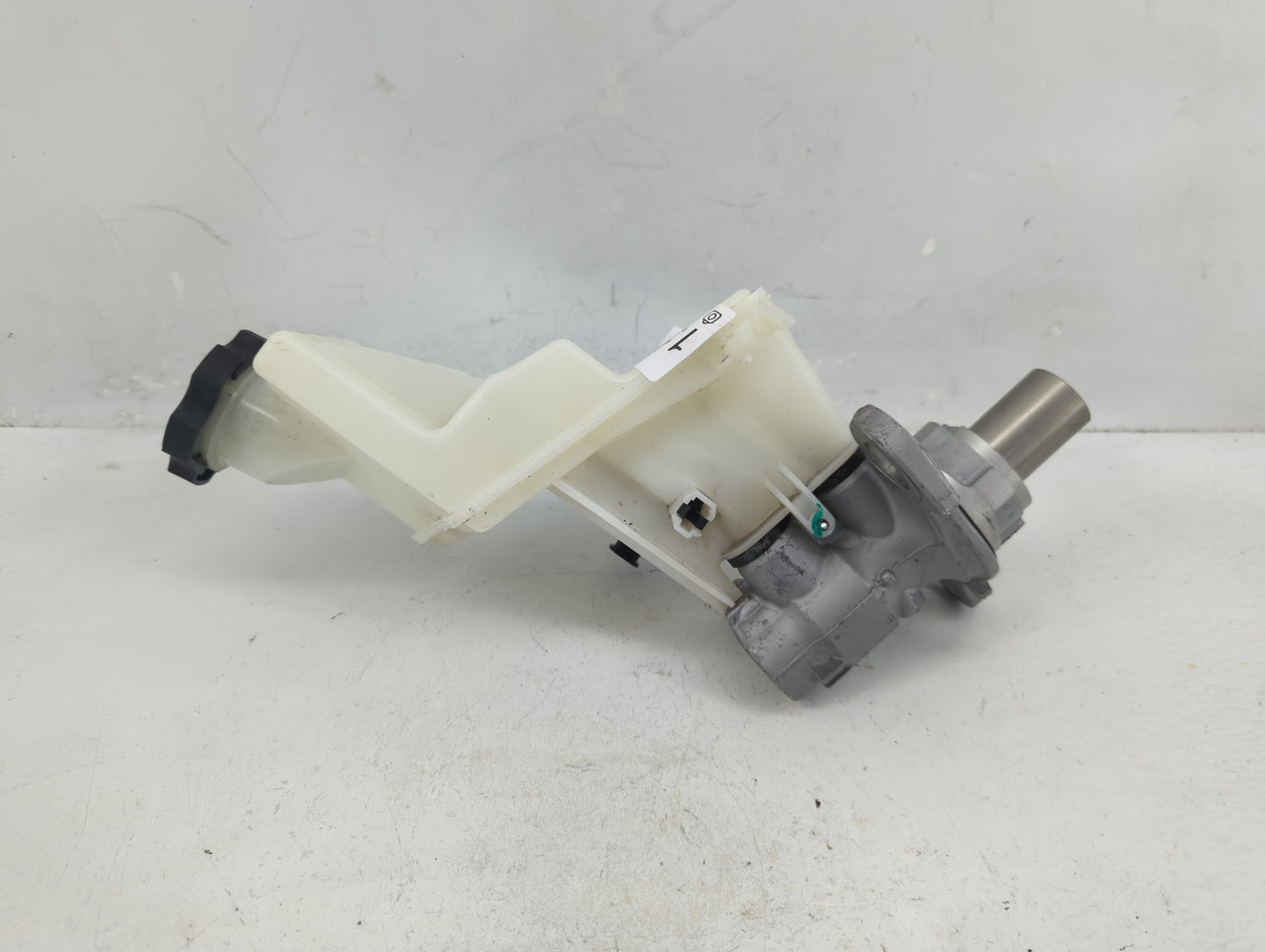 2018-2021 Hyundai Kona Brake Master Cylinder 1376314 - Oemusedautoparts1.com