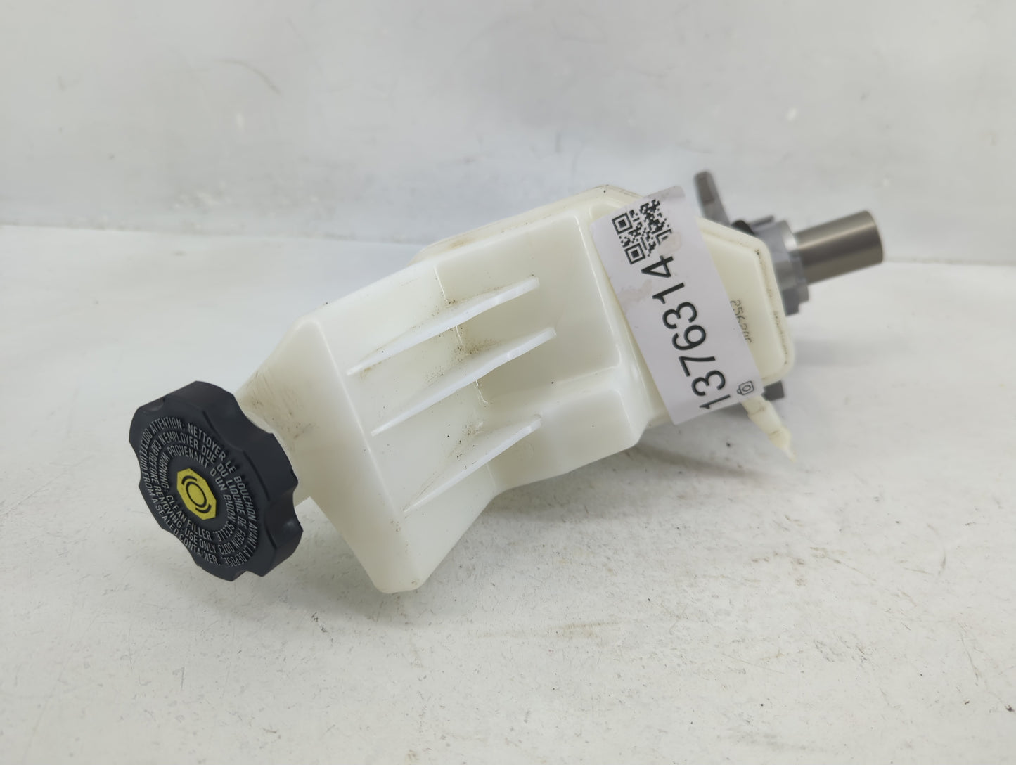 2018-2021 Hyundai Kona Brake Master Cylinder 1376314 - Oemusedautoparts1.com