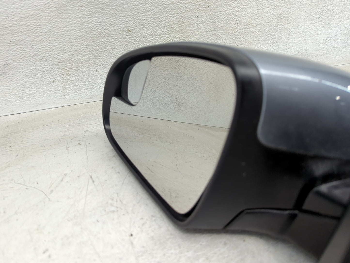 2018-2022 Hyundai Kona Driver Side View Mirror - Left Door Mirror OEM Used - Oemusedautoparts1.com
