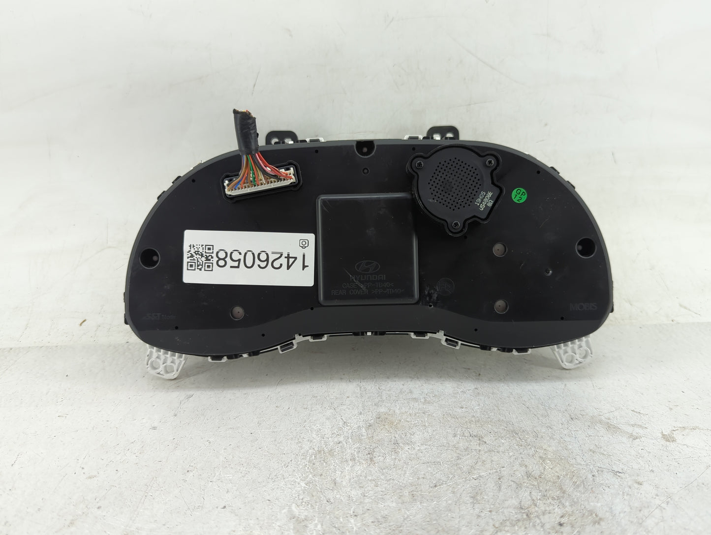 2020-2021 Hyundai Kona Instrument Cluster Speedometer Gauges P/N:7VM06196301 Fits Fits 2020 2021 OEM Used Auto Parts - Oemus