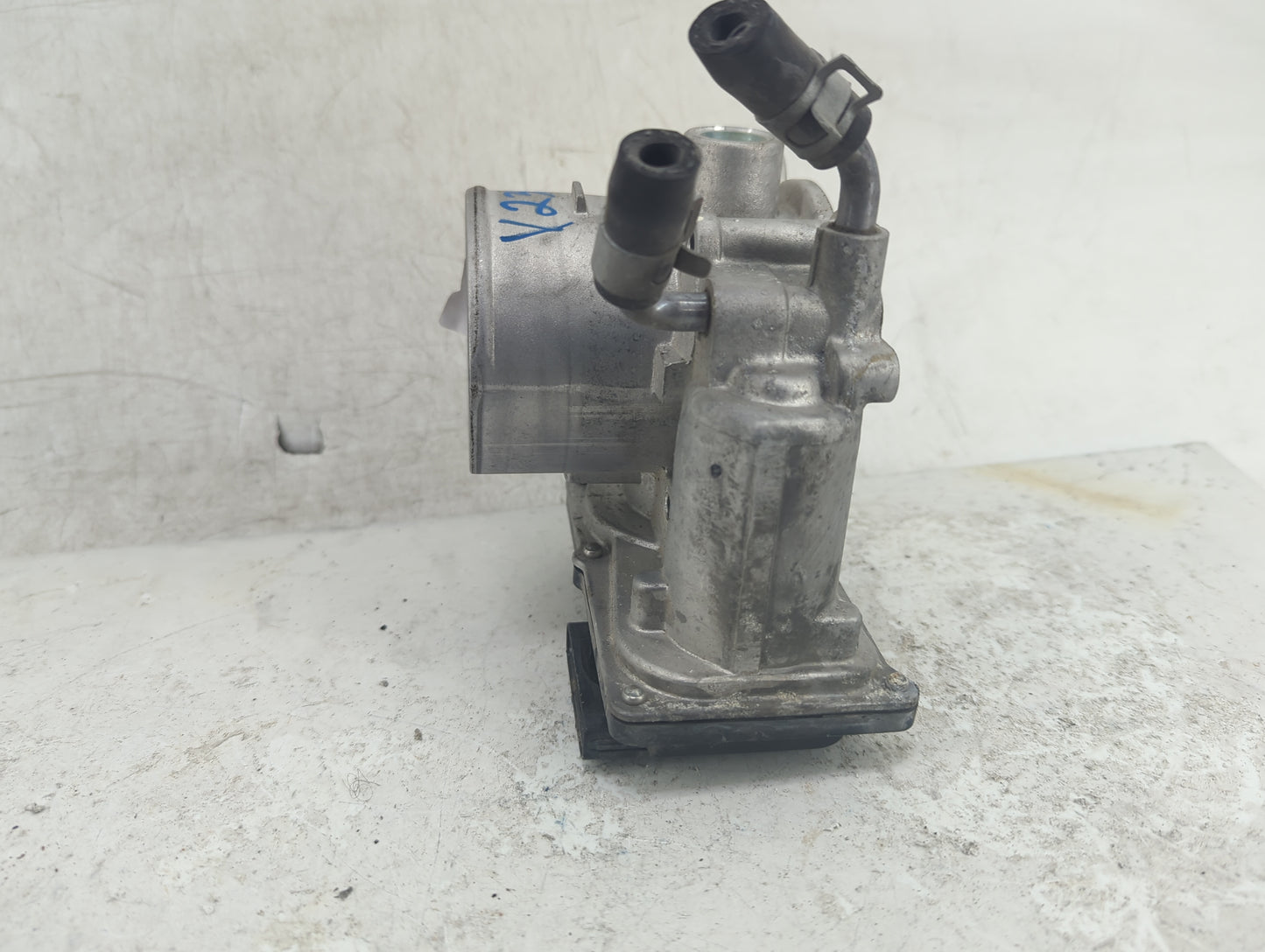 2018-2021 Hyundai Kona Throttle Body P/N:35100-2E400 Fits Fits 2012 2013 2014 2015 2016 2018 2019 2020 2021 OEM Used Auto Pa
