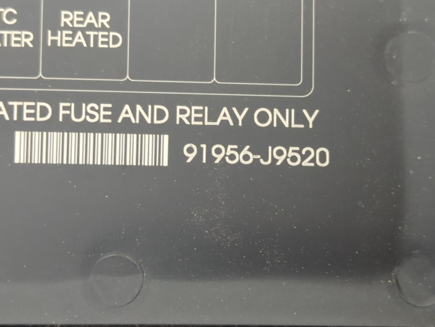 2018-2021 Hyundai Kona Fusebox Fuse Box Panel Relay Module P/N:91956-J9520 Fits Fits 2018 2019 2020 2021 OEM Used Auto Parts