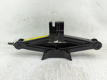 2020 Hyundai Kona Spare Scissor Car Jack - Oemusedautoparts1.com