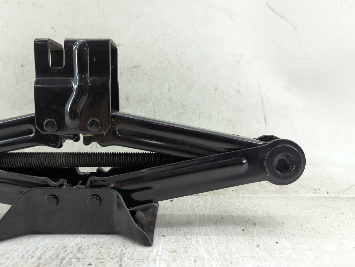2020 Hyundai Kona Spare Scissor Car Jack - Oemusedautoparts1.com