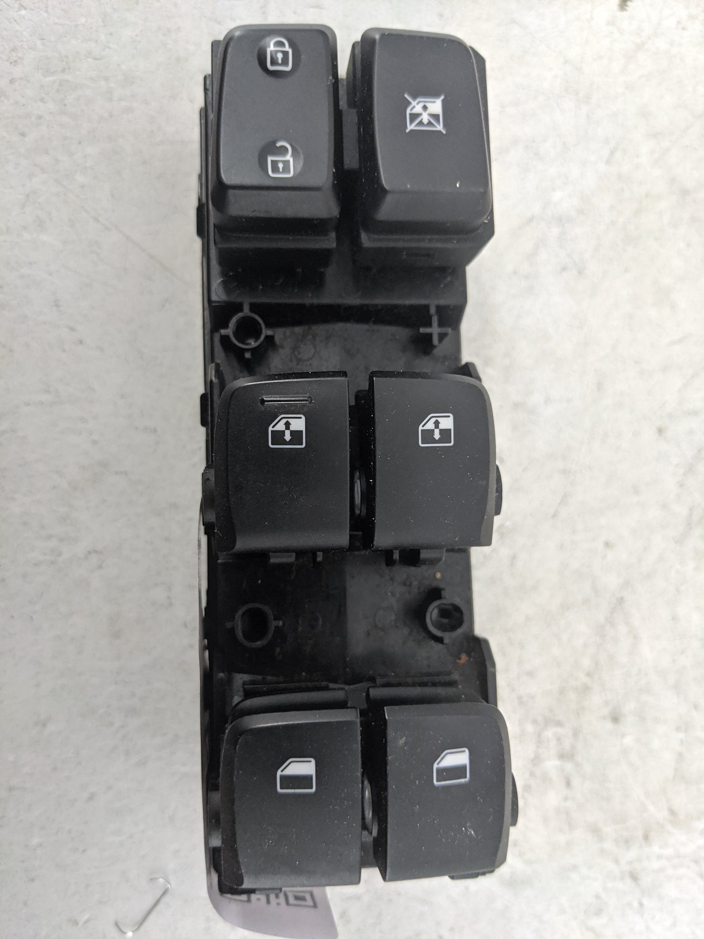 2018-2022 Hyundai Kona Master Power Window Switch Replacement Driver Side Left P/N:93570-J9200TMT 3K5492-1200 Fits OEM Used 