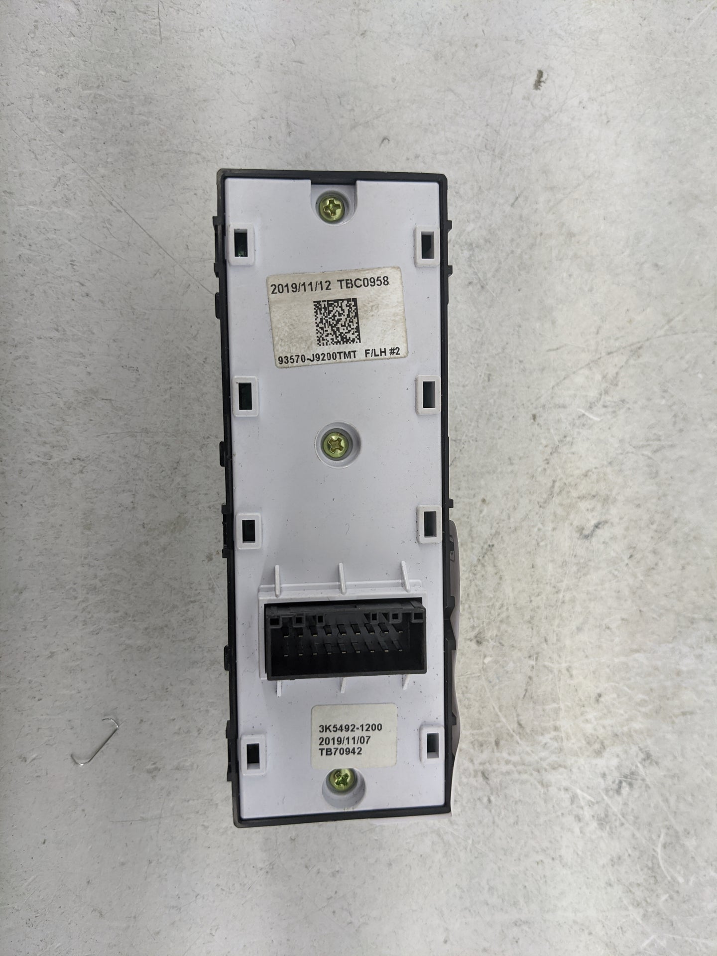 2018-2022 Hyundai Kona Master Power Window Switch Replacement Driver Side Left P/N:93570-J9200TMT 3K5492-1200 Fits OEM Used 