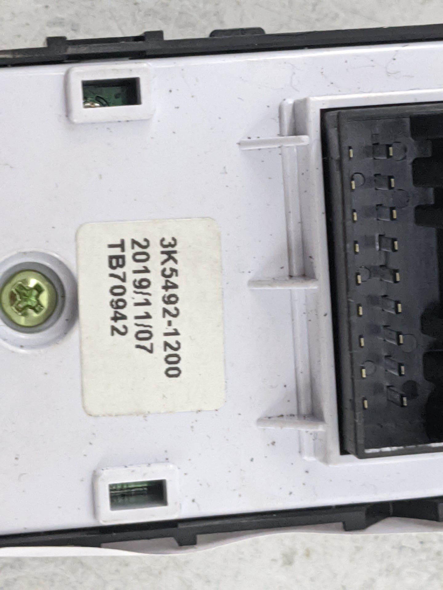 2018-2022 Hyundai Kona Master Power Window Switch Replacement Driver Side Left P/N:93570-J9200TMT 3K5492-1200 Fits OEM Used 