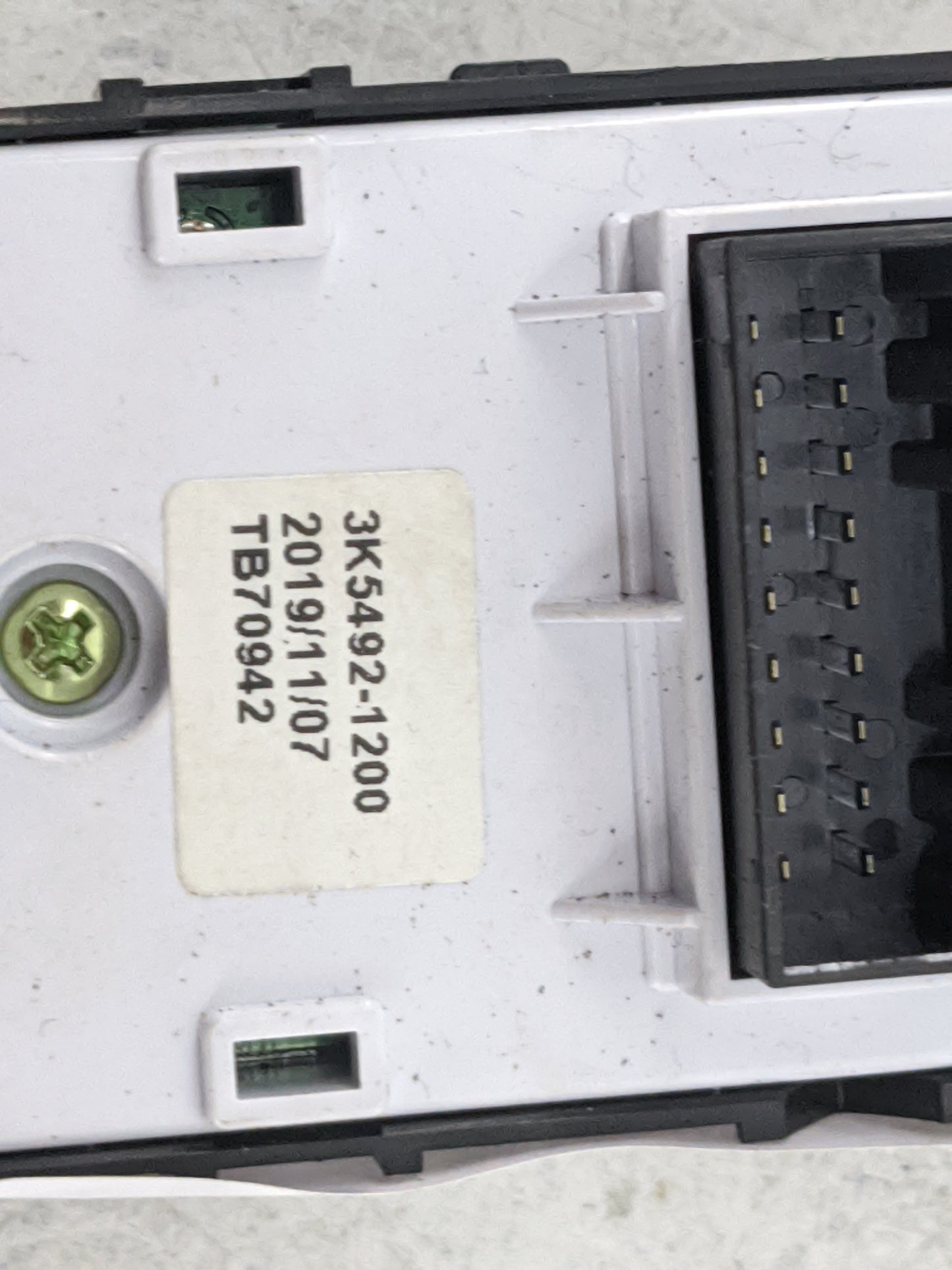 2018-2022 Hyundai Kona Master Power Window Switch Replacement Driver Side Left P/N:93570-J9200TMT 3K5492-1200 Fits OEM Used 