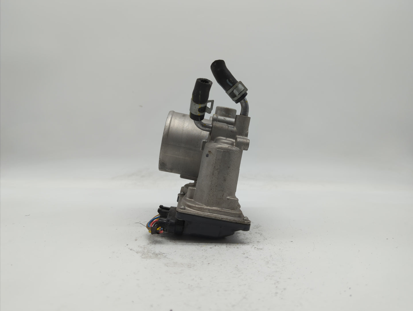 2018-2019 Hyundai Kona Throttle Body P/N:35100-2E400 Fits Fits 2012 2013 2014 2015 2016 2018 2019 OEM Used Auto Parts - Oemu