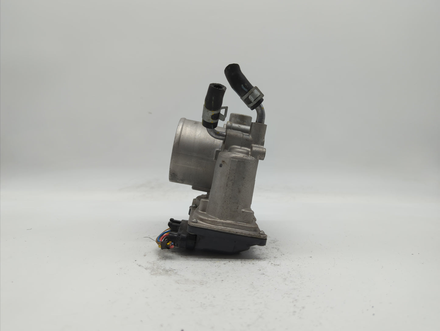 2018-2019 Hyundai Kona Throttle Body P/N:35100-2E400 Fits Fits 2012 2013 2014 2015 2016 2018 2019 OEM Used Auto Parts - Oemu