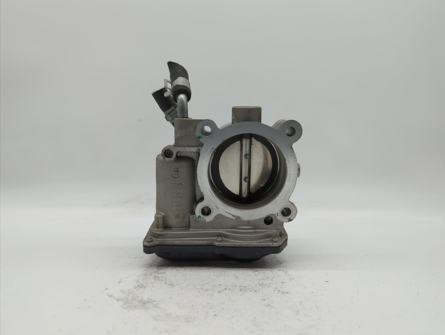 2018-2019 Hyundai Kona Throttle Body P/N:35100-2E400 Fits Fits 2012 2013 2014 2015 2016 2018 2019 OEM Used Auto Parts - Oemu