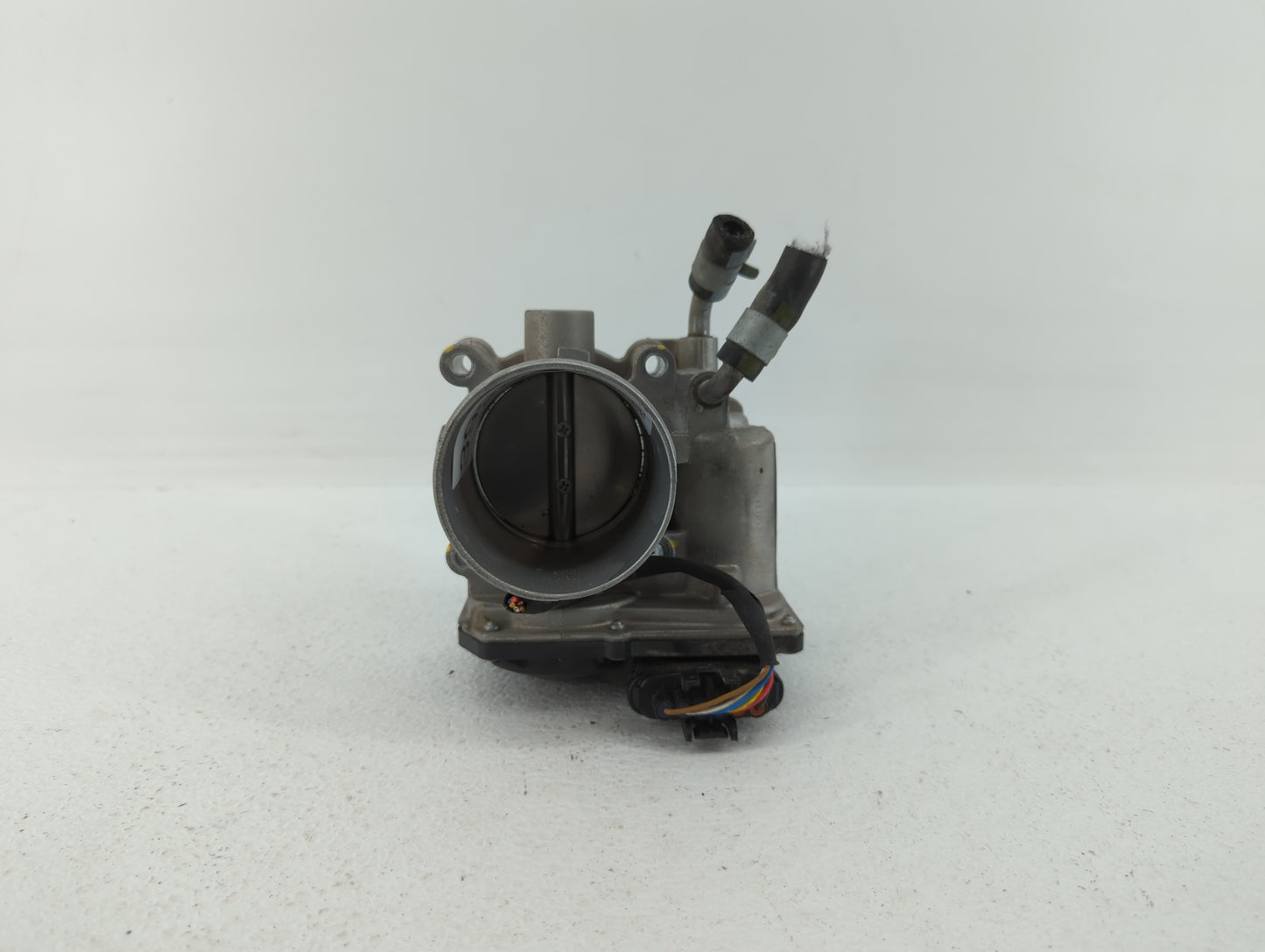 2018-2019 Hyundai Kona Throttle Body P/N:35100-2E400 35100-2E000 Fits Fits 2012 2013 2014 2015 2016 2018 2019 OEM Used Auto 