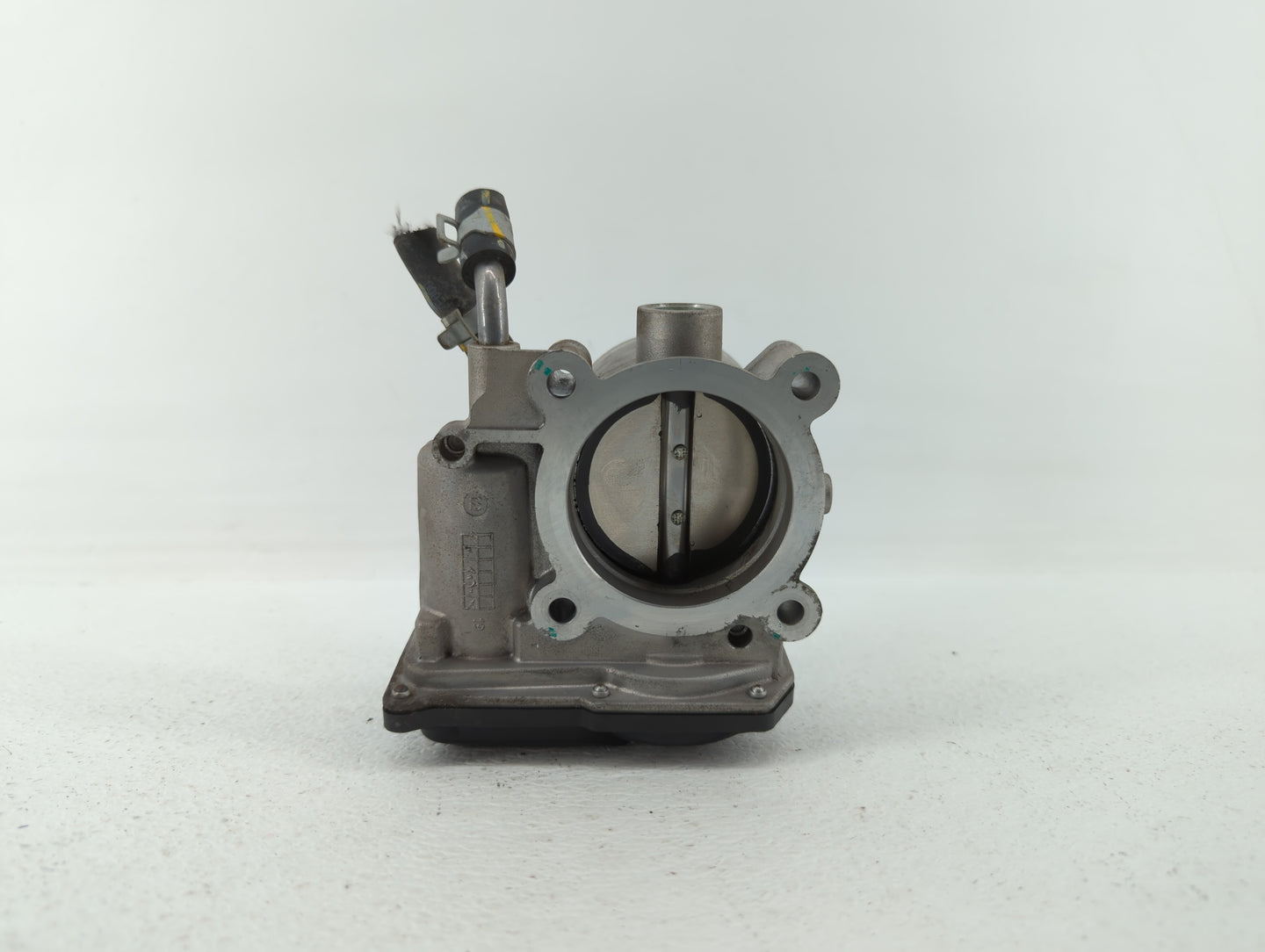 2018-2019 Hyundai Kona Throttle Body P/N:35100-2E400 35100-2E000 Fits Fits 2012 2013 2014 2015 2016 2018 2019 OEM Used Auto 