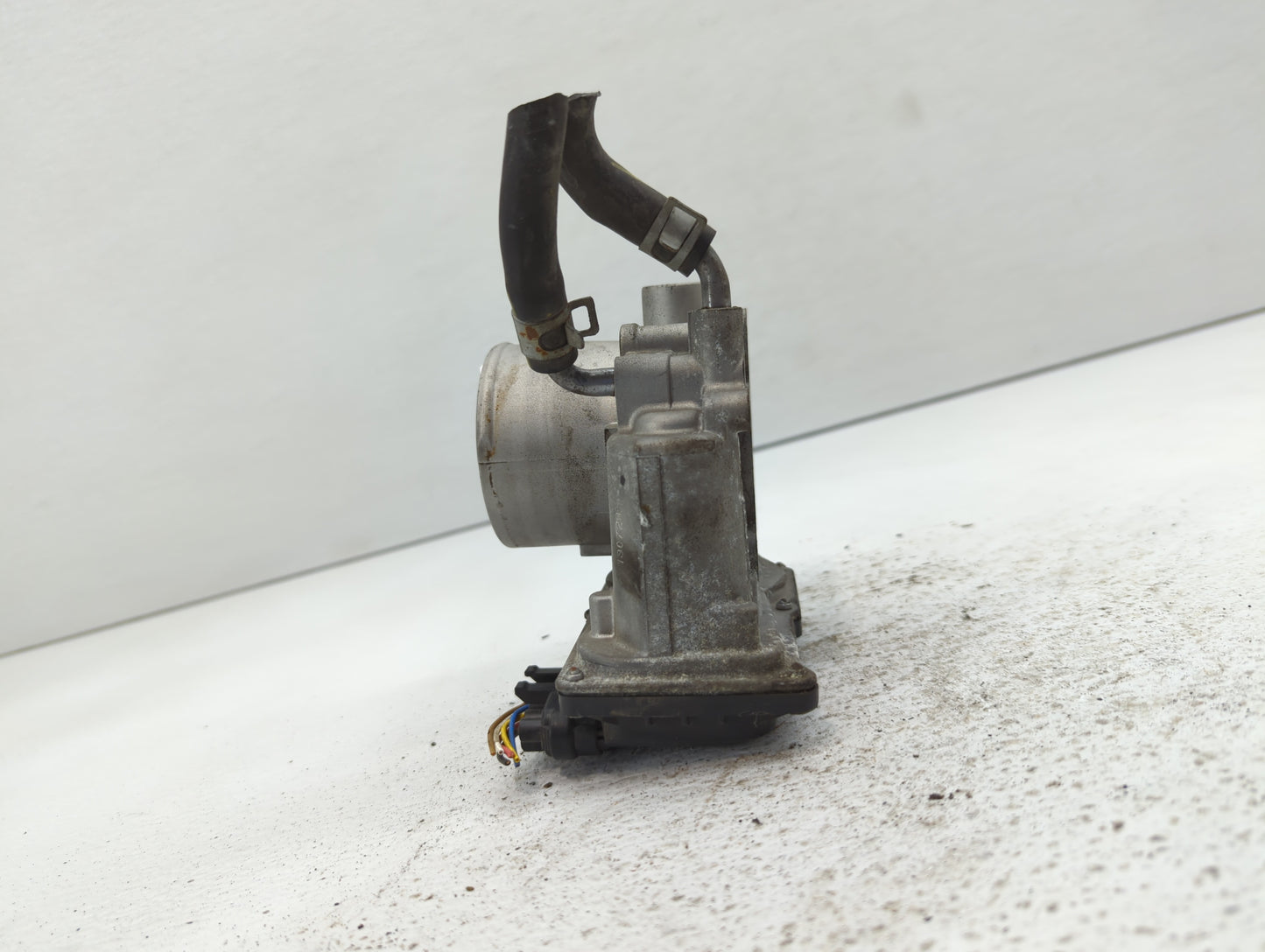 2018-2021 Hyundai Kona Throttle Body P/N:35100-25400 Fits Fits 2012 2013 2014 2015 2016 2018 2019 2020 2021 OEM Used Auto Pa