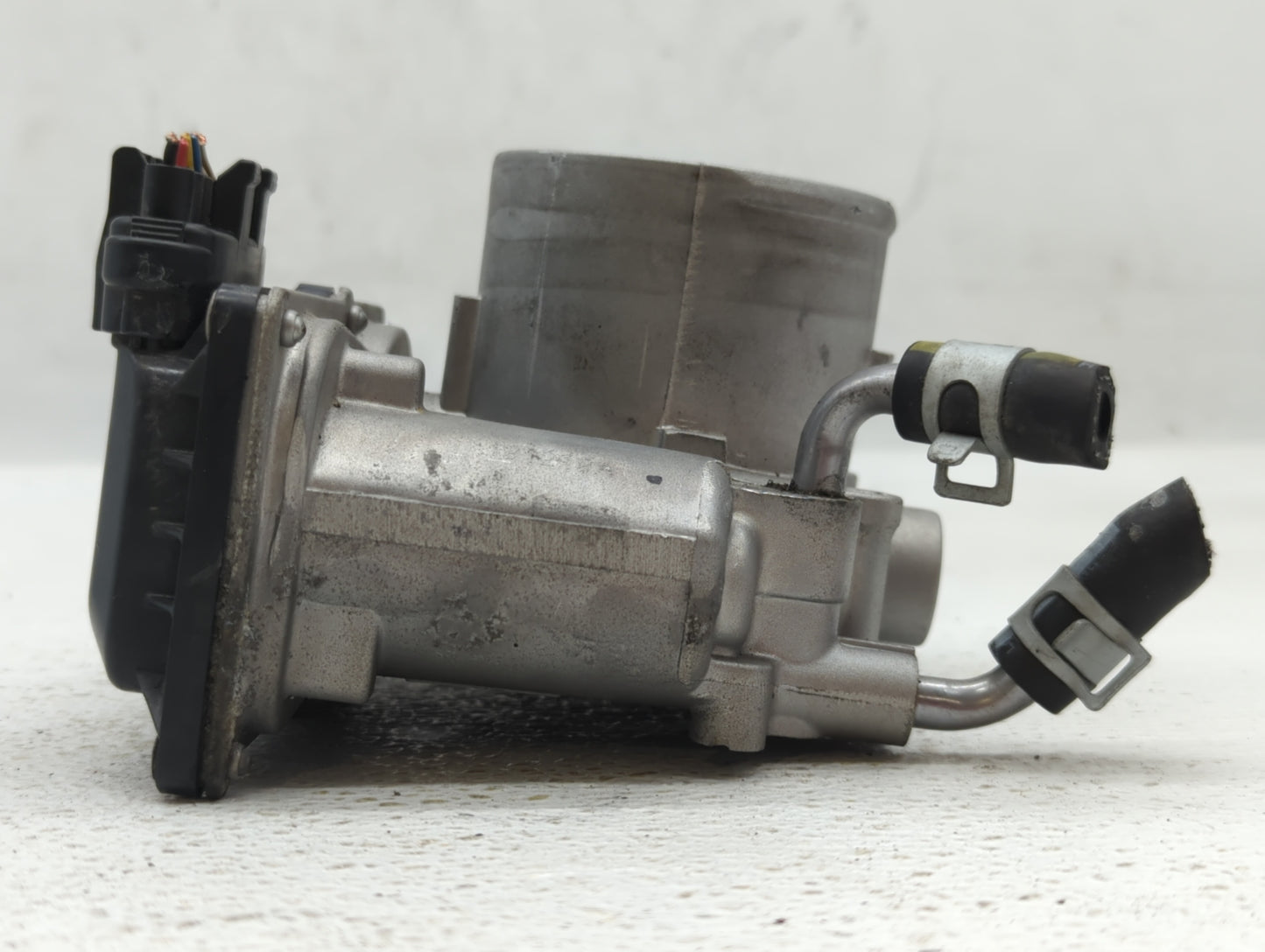 2018-2021 Hyundai Kona Throttle Body P/N:35100-2E400 Fits Fits 2012 2013 2014 2015 2016 2018 2019 2020 2021 OEM Used Auto Pa
