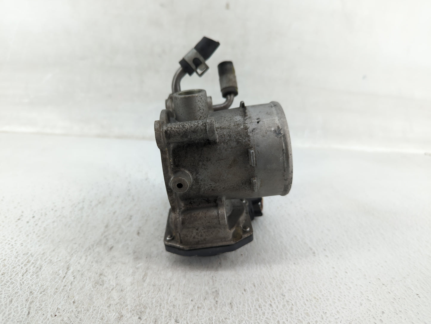 2018-2021 Hyundai Kona Throttle Body P/N:35100-2E400 Fits Fits 2012 2013 2014 2015 2016 2018 2019 2020 2021 OEM Used Auto Pa