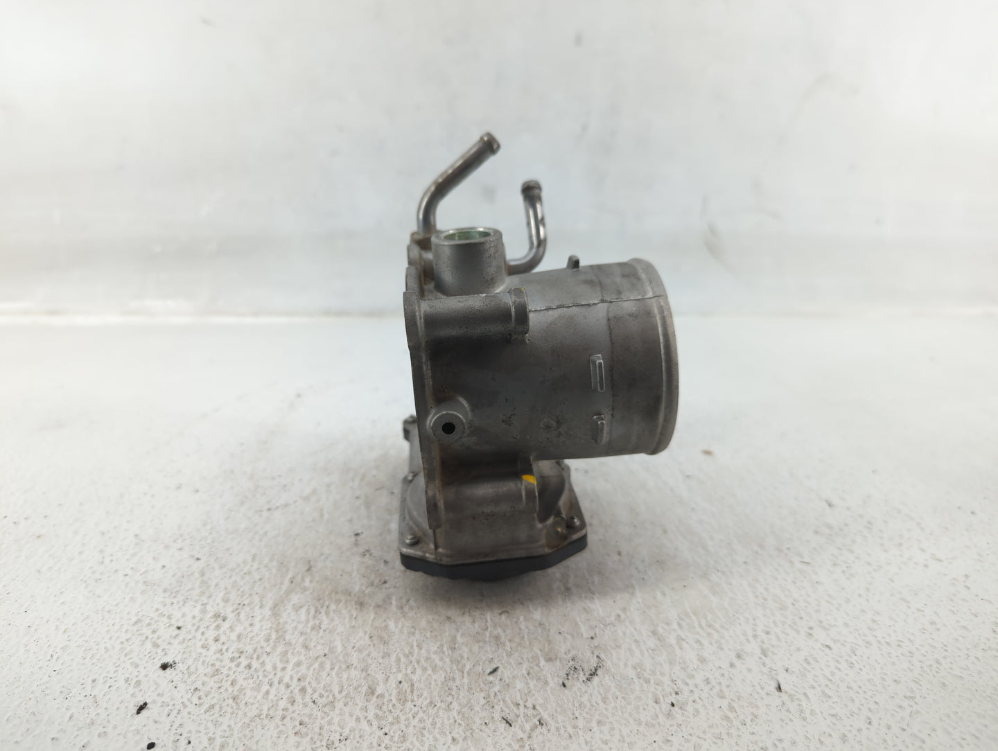 2018-2021 Hyundai Kona Throttle Body P/N:35100-2E400 Fits Fits 2012 2013 2014 2015 2016 2018 2019 2020 2021 OEM Used Auto Pa