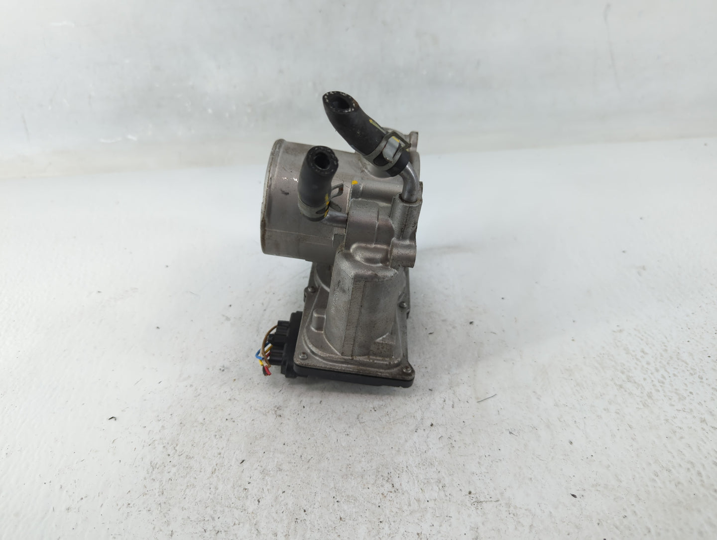 2018-2021 Hyundai Kona Throttle Body P/N:35100-25400 Fits Fits 2012 2013 2014 2015 2016 2018 2019 2020 2021 OEM Used Auto Pa