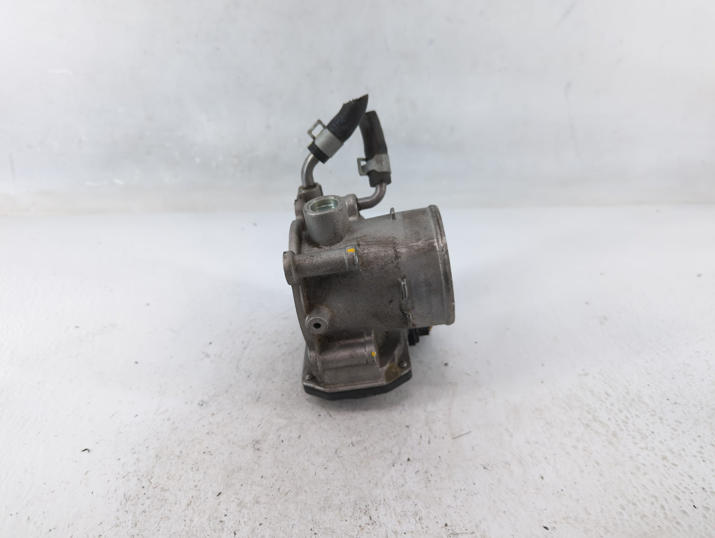 2018-2021 Hyundai Kona Throttle Body P/N:35100-25400 Fits Fits 2012 2013 2014 2015 2016 2018 2019 2020 2021 OEM Used Auto Pa