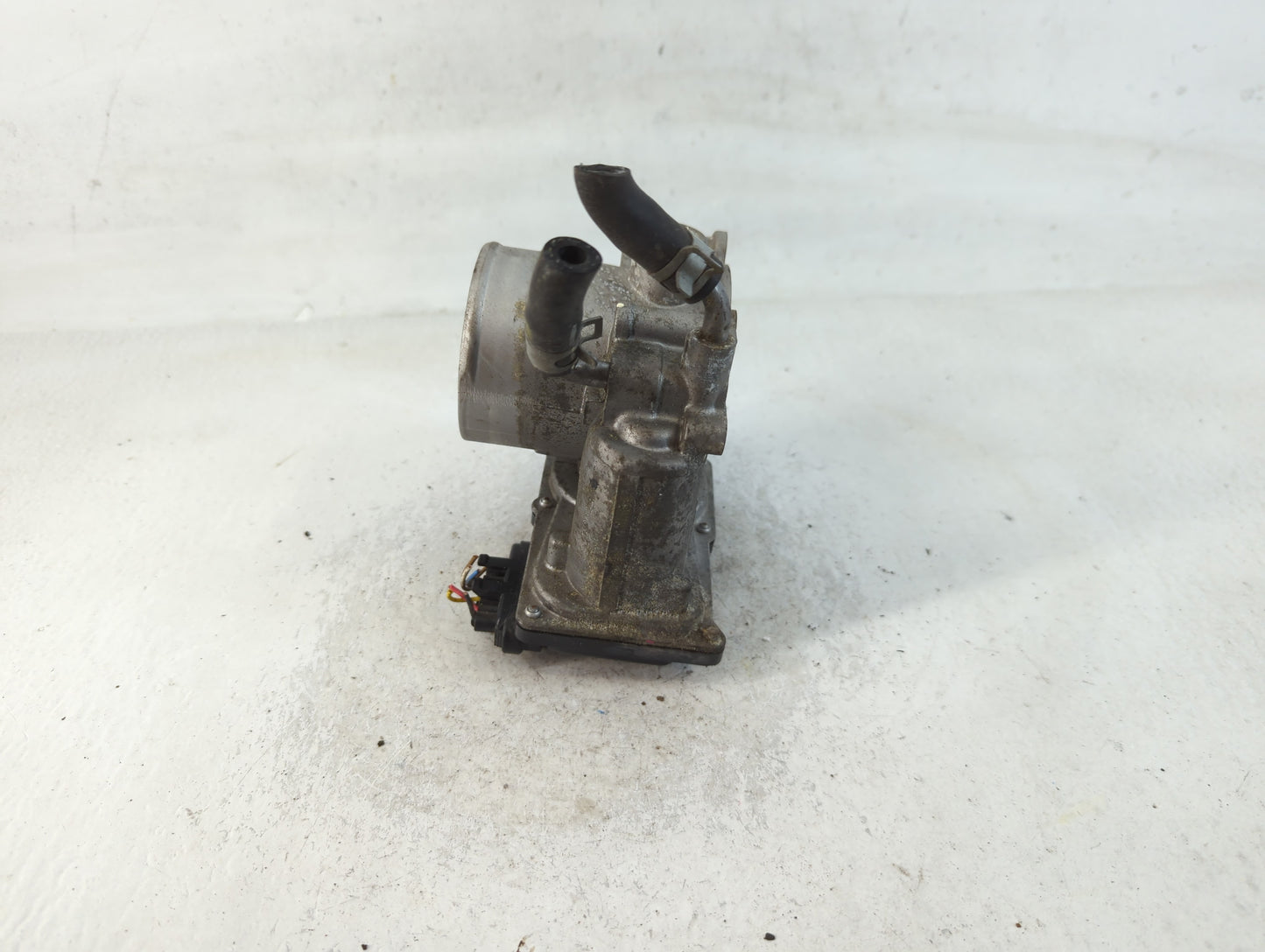 2018-2021 Hyundai Kona Throttle Body P/N:35100-2E400 Fits Fits 2012 2013 2014 2015 2016 2018 2019 2020 2021 OEM Used Auto Pa