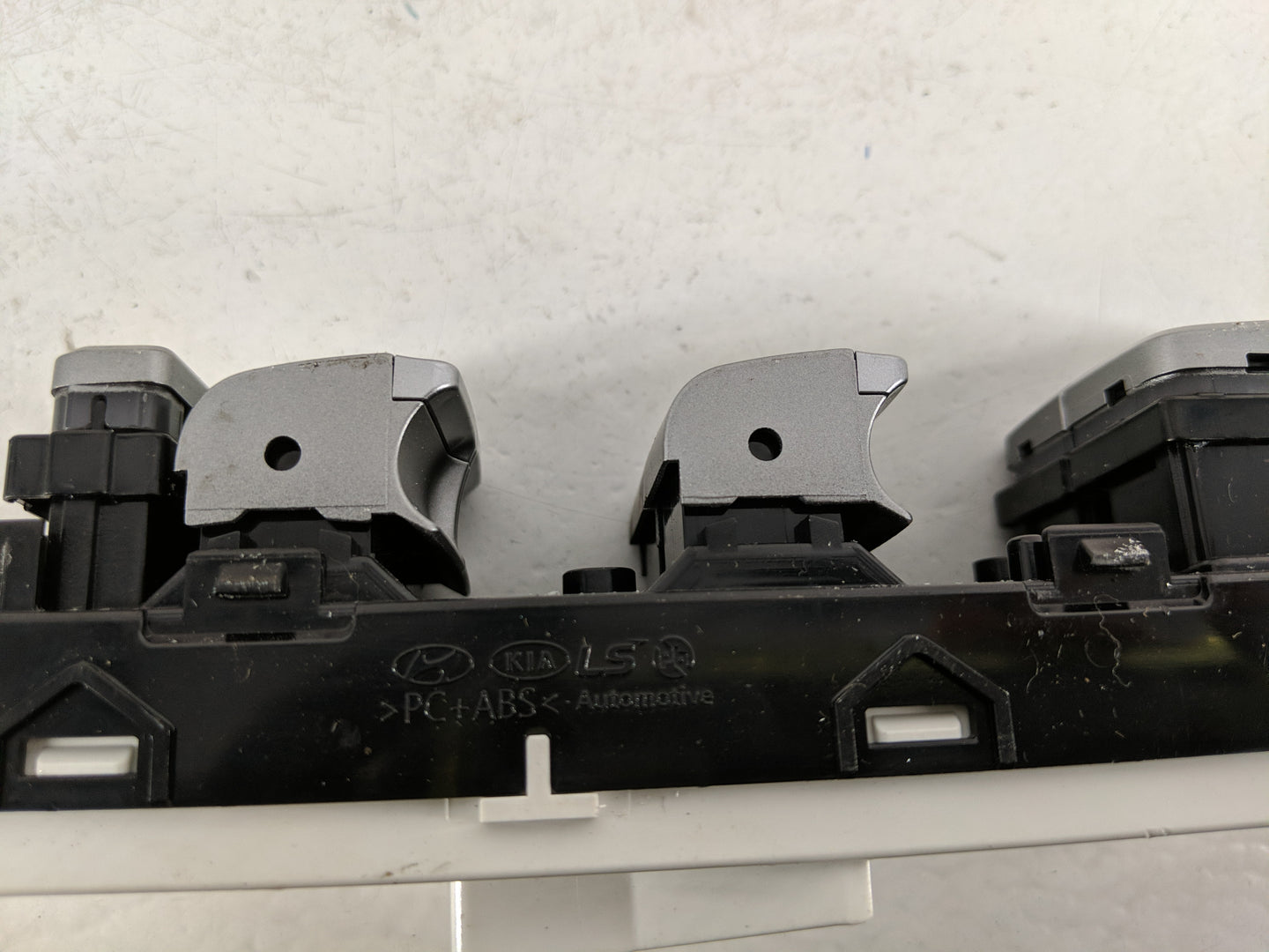 2020 Hyundai Palisade Master Power Window Switch Replacement Driver Side Left Fits OEM Used Auto Parts - Oemusedautoparts1.c