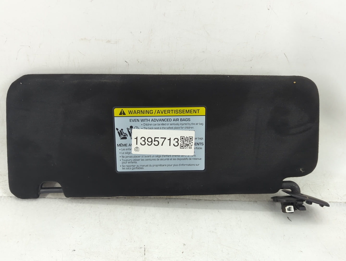 2020-2022 Hyundai Palisade Sun Visor Shade Replacement Passenger Right Mirror Fits Fits 2020 2021 2022 OEM Used Auto Parts -