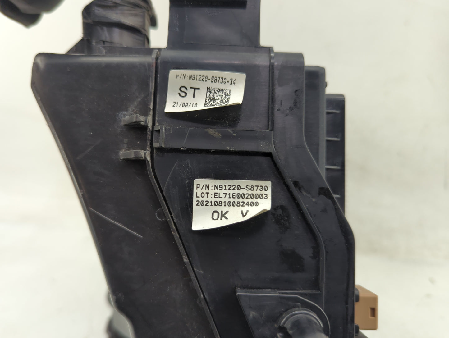 2020-2022 Hyundai Palisade Fusebox Fuse Box Panel Relay Module P/N:91220S8270 Fits Fits 2020 2021 2022 OEM Used Auto Parts -