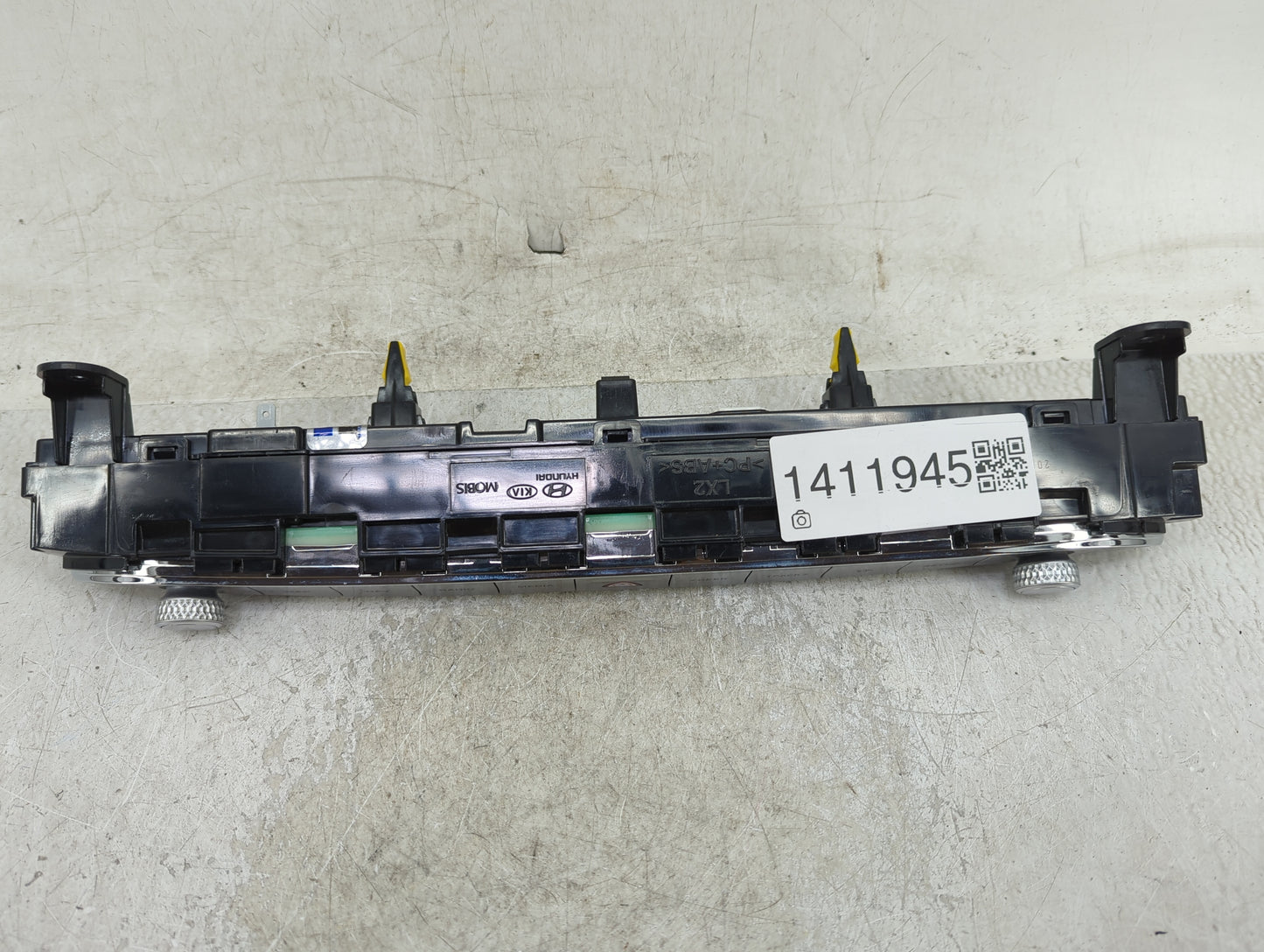 2020-2022 Hyundai Palisade Radio AM FM Cd Player Receiver Replacement Fits Fits 2020 2021 2022 OEM Used Auto Parts - Oemused