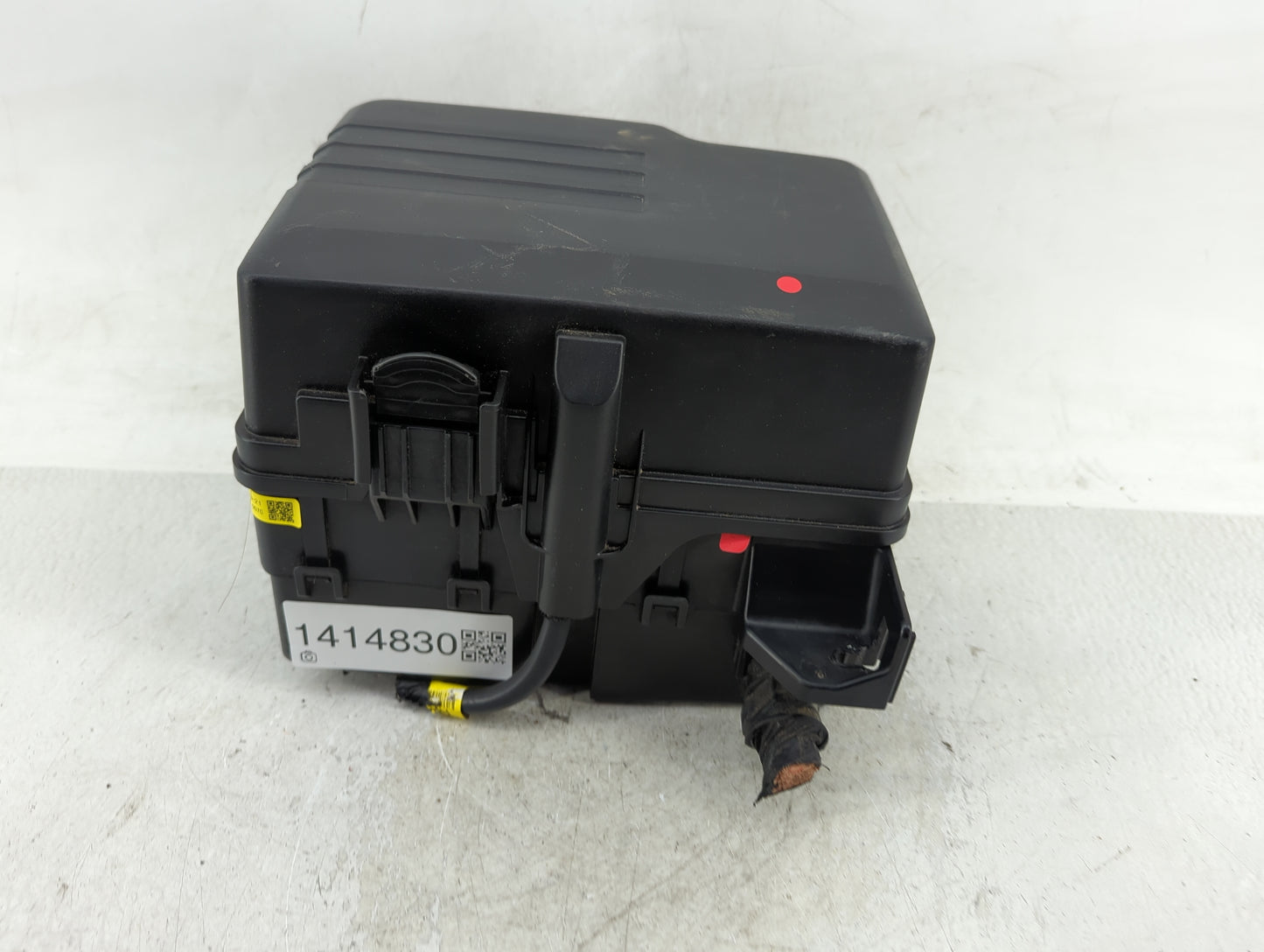 2020-2022 Hyundai Palisade Fusebox Fuse Box Panel Relay Module P/N:91220 S8270 Fits Fits 2020 2021 2022 OEM Used Auto Parts 
