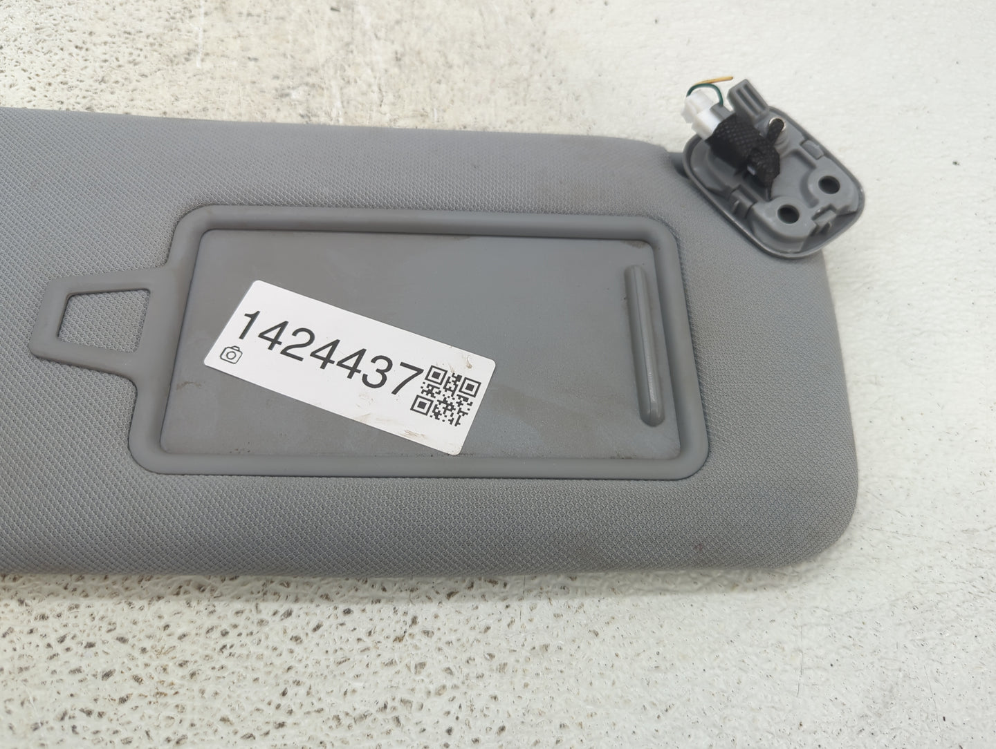 2020-2022 Hyundai Palisade Sun Visor Shade Replacement Passenger Right Mirror Fits Fits 2020 2021 2022 OEM Used Auto Parts -