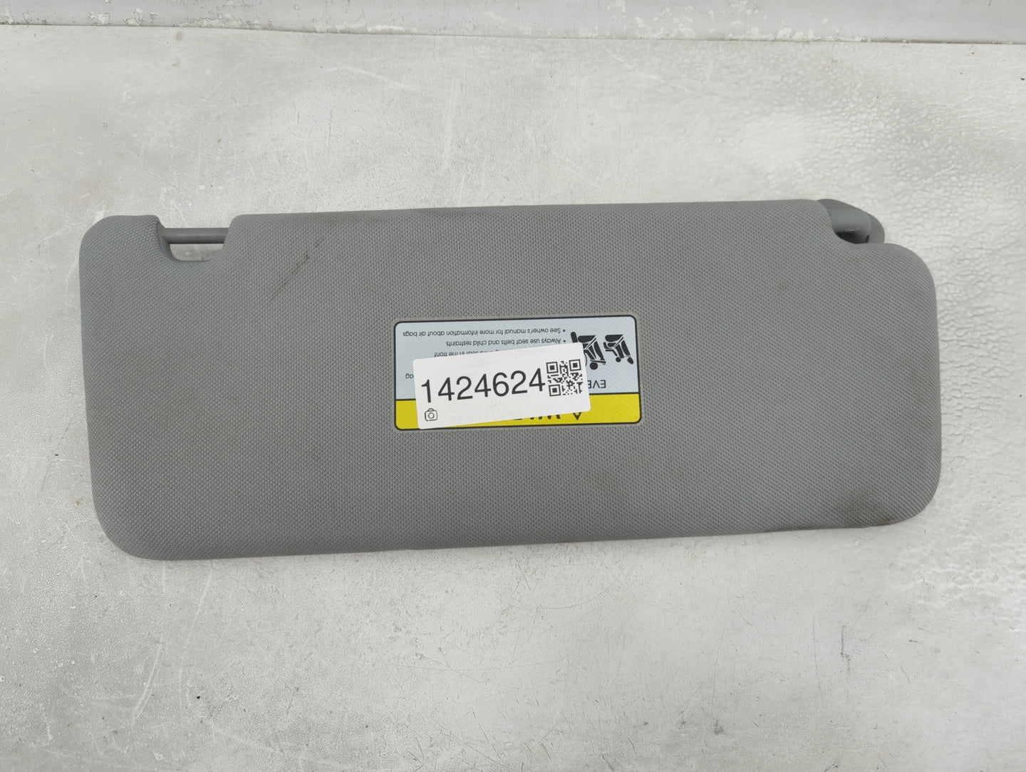 2020-2022 Hyundai Palisade Sun Visor Shade Replacement Driver Left Mirror Fits Fits 2020 2021 2022 OEM Used Auto Parts - Oem